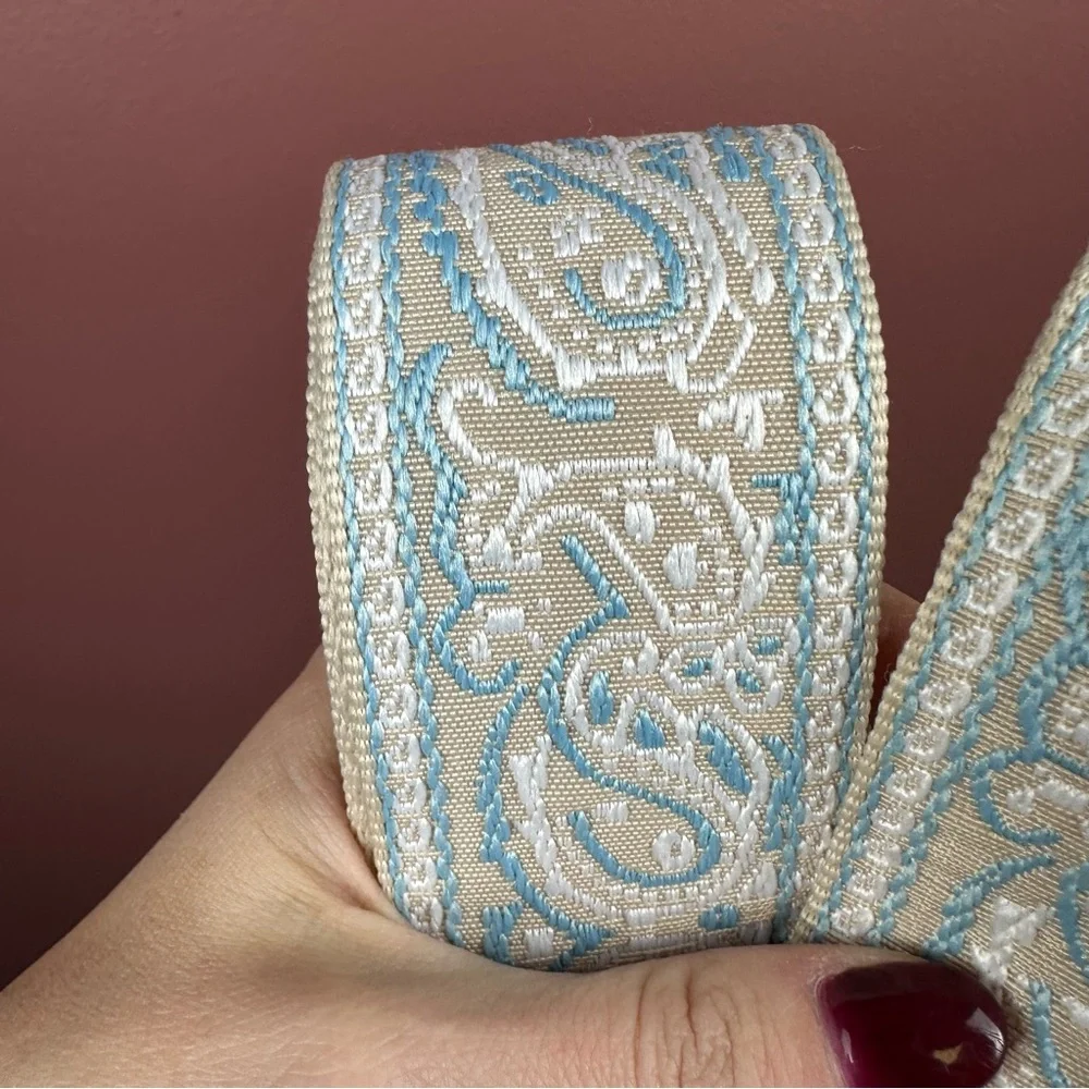 Ahdorned Interchangeable Embroidered Bag Strap in. Lie and cream paisley - Picture 3 of 4